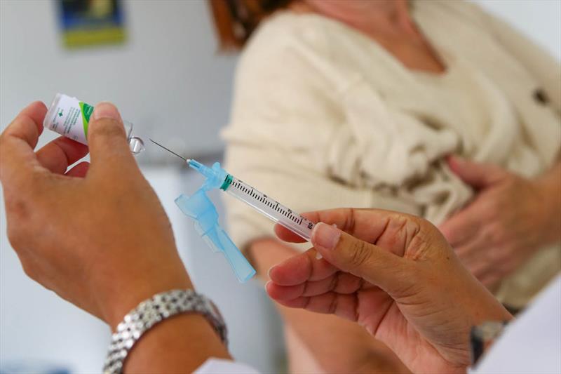 Mais de 550 mil pessoas foram imunizadas contra a gripe em Curitiba