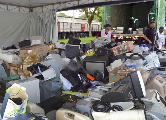 Sábado tem recolhimento de lixo eletrônico no Parque Bacacheri_