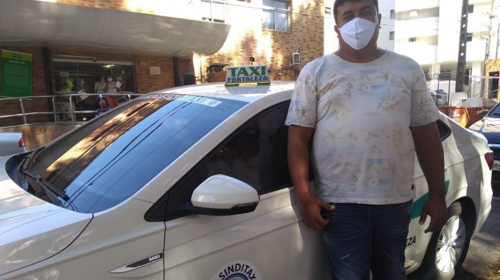Silvio Vidal, taxista há 12 anos, precisou entregar o carro na metade de abril em decorrência da pandemia.