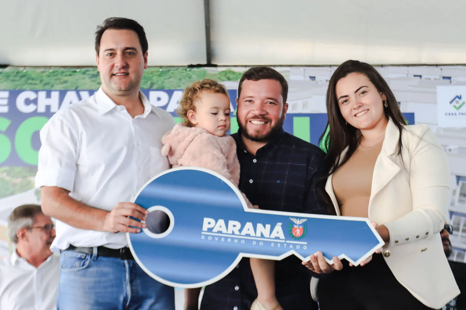 Governador Carlos Massa Ratinho Junior entrega moradias para 160 famílias em Paranavaí - Paranavaí,